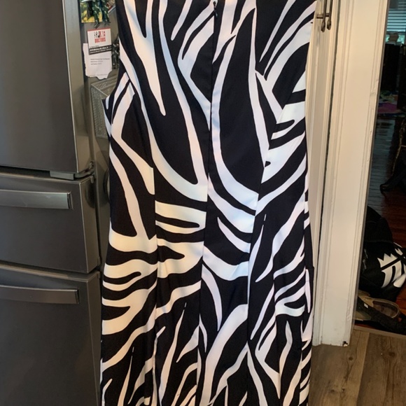Kim Rogers fully lined animal print dress with front pockets. Worn once - Picture 4 of 5